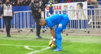 拉齐奥2-0莱切，贡多齐建功，诺斯林锦上添花